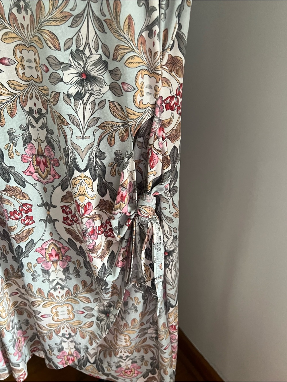 Sleeveless connected apparel White Floral Midi Dress with Pink Accents - Picture 3 of 7